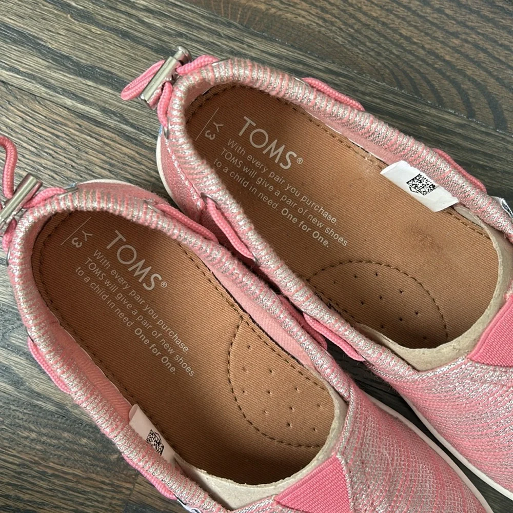 TOMS Bimini Peony Slubby Metallic Pink YOUTH 3 Girls Glam/Shimmery/ Glitter Boat